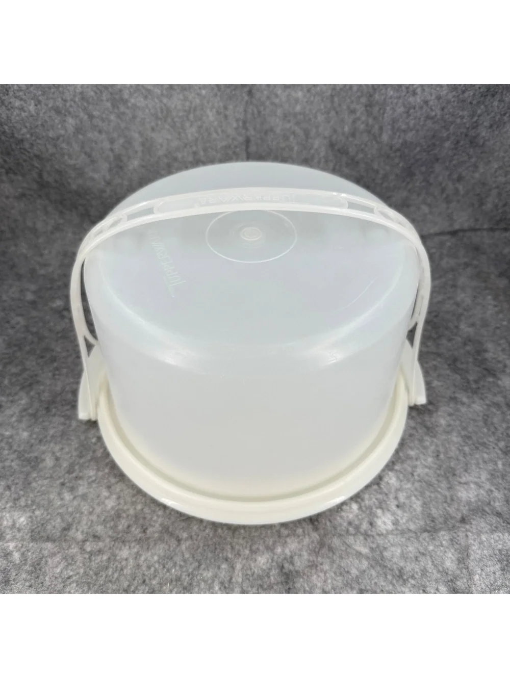 Vintage Tupperware Round Cake Taker Carrier White EUC 061